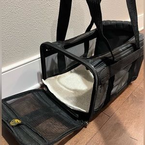 Sherpa | Sherpa Original Deluxe Airline Approved Pet Carrier, size Small